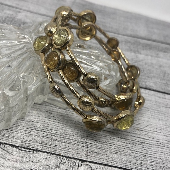 Statement style lucite coil wrap bracelet - Picture 1 of 4